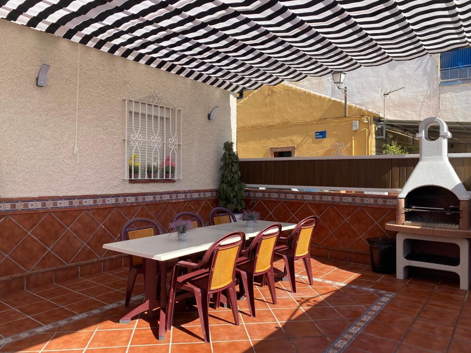 Casa Encantadora Y Confortable En Malaga. Vakantiehuis
