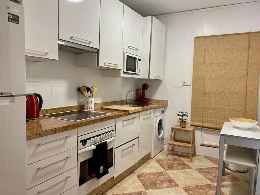 Casa Encantadora Y Confortable En Malaga. Vakantiehuis